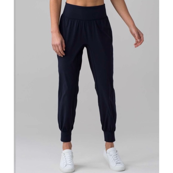 Lululemon Sun Setter Jogger Size 8 - Picture 2 of 8